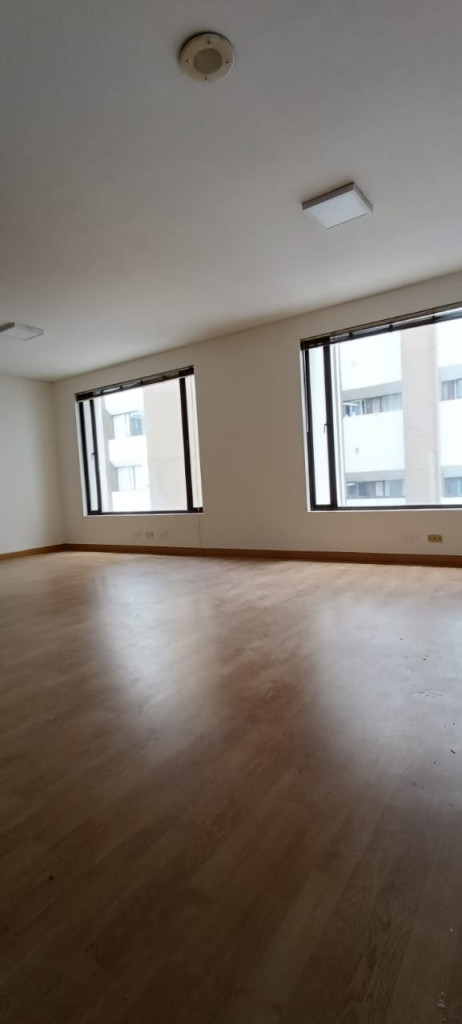 Oficina En Arriendo - El Lago, Bogotá