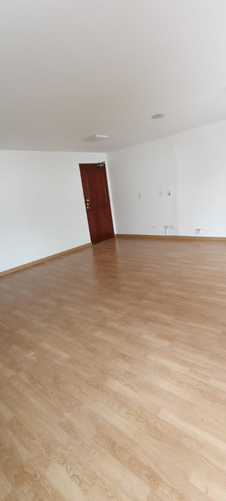 Oficina En Arriendo - El Lago, Bogotá