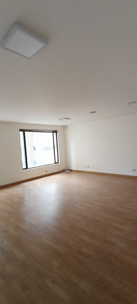 Oficina En Arriendo - El Lago, Bogotá