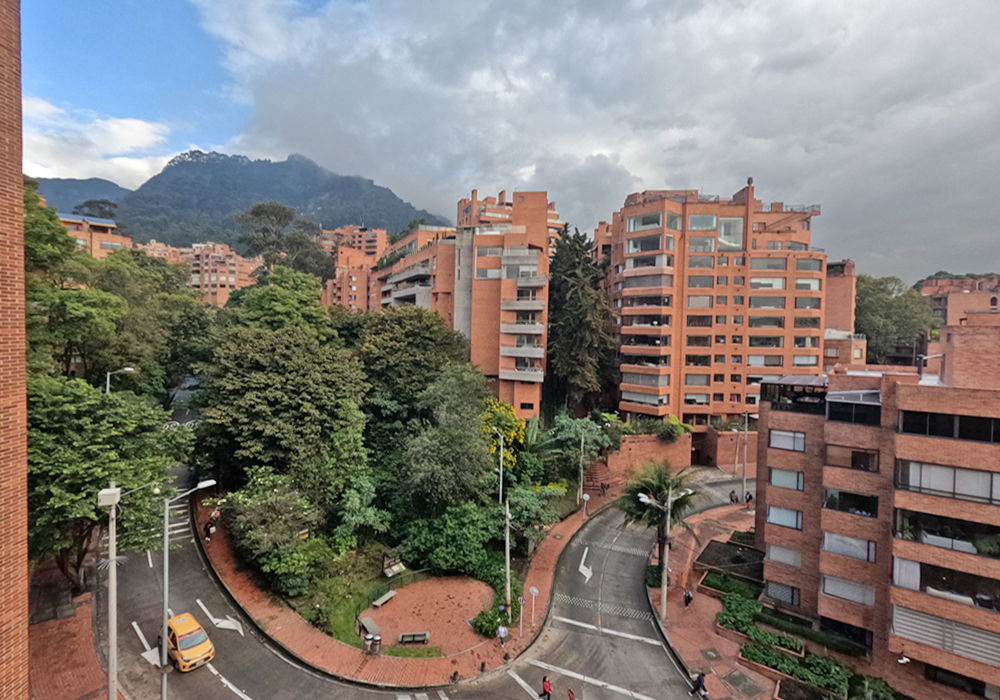 Apartamento En Arriendo - Los Rosales, Bogotá