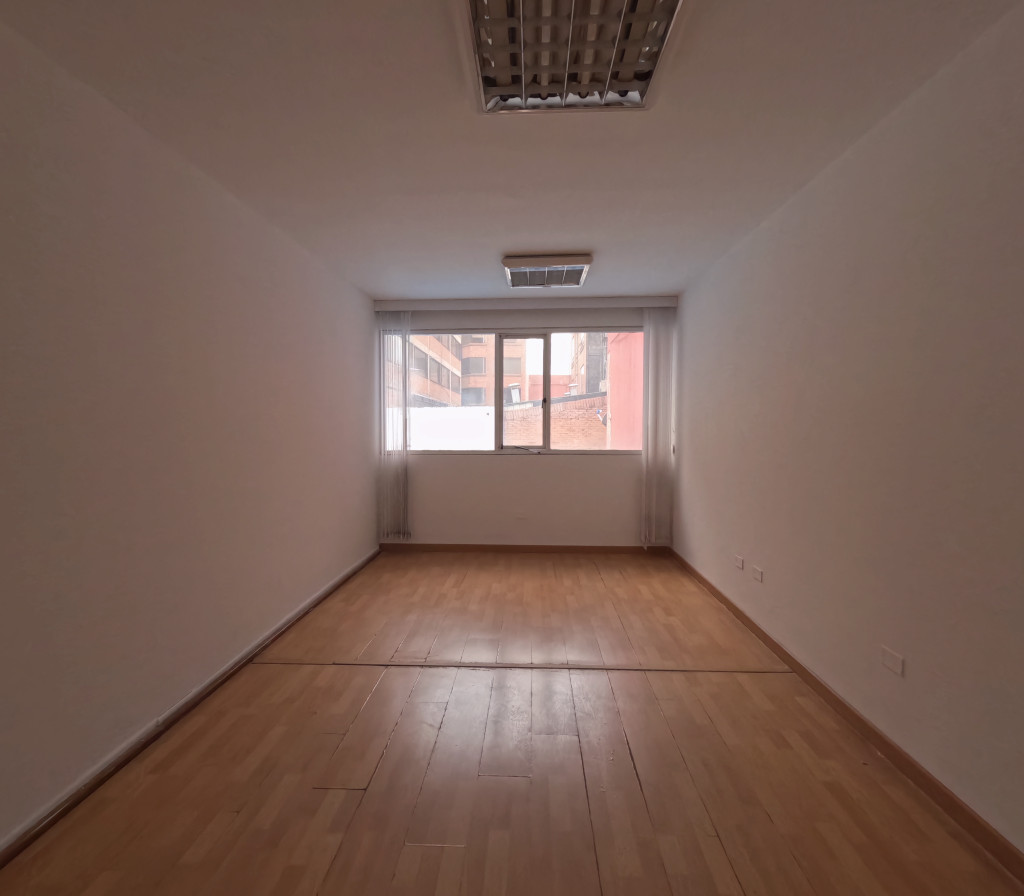 Oficina En Arriendo - El Lago, Bogotá