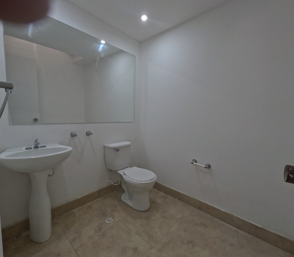 Oficina En Arriendo - El Lago, Bogotá