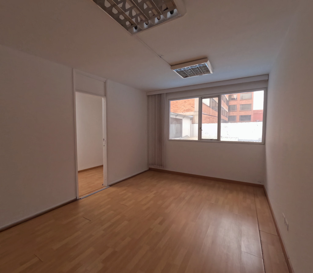 Oficina En Arriendo - El Lago, Bogotá