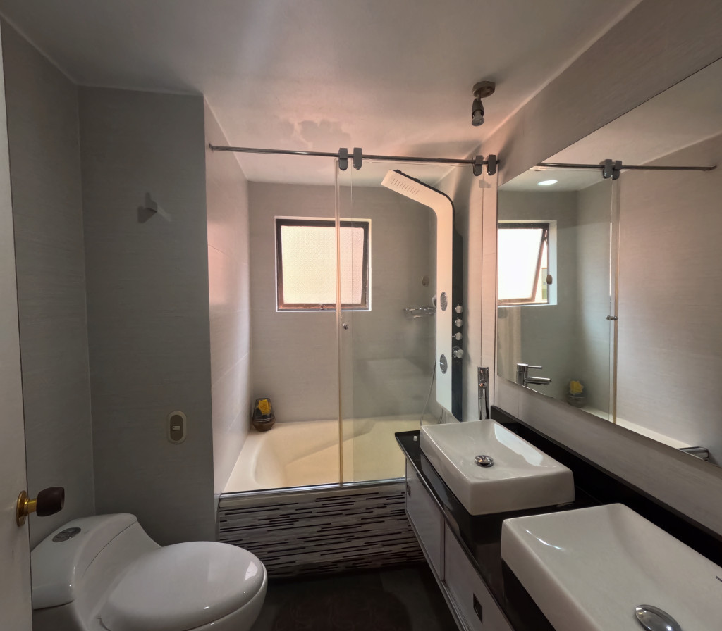 Apartamento En Arriendo - La Cabrera, Bogotá