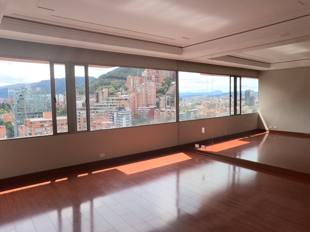 Apartamento En Arriendo - La Cabrera, Bogotá