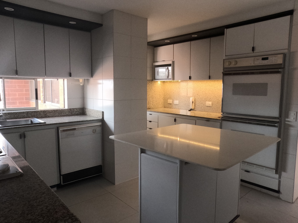 Apartamento En Arriendo - La Cabrera, Bogotá
