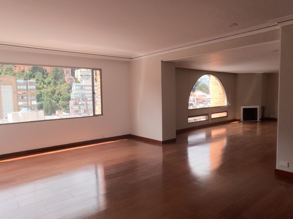 Apartamento En Arriendo - La Cabrera, Bogotá