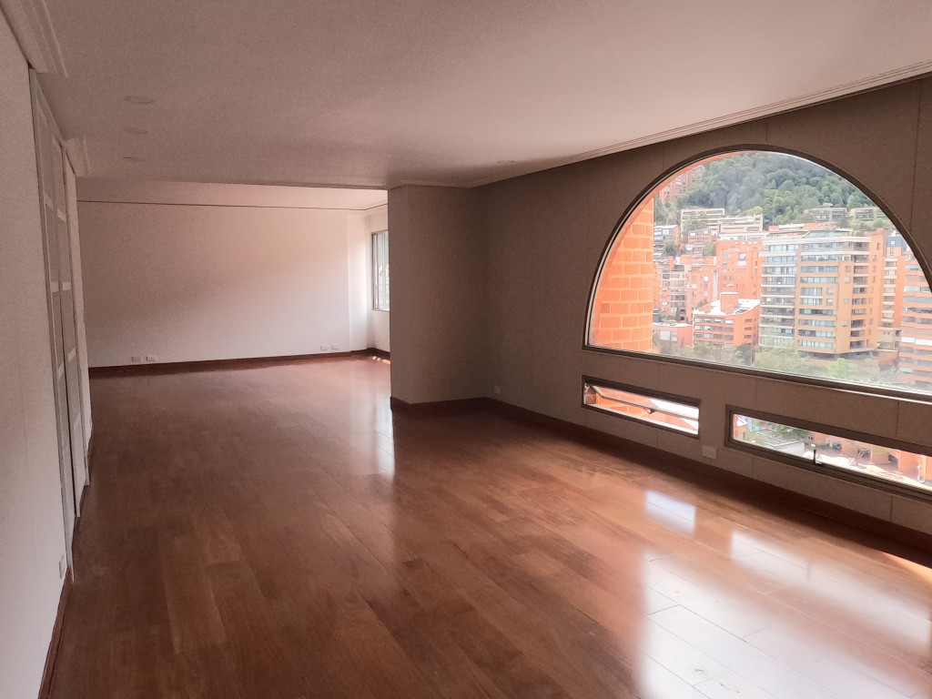 Apartamento En Arriendo - La Cabrera, Bogotá