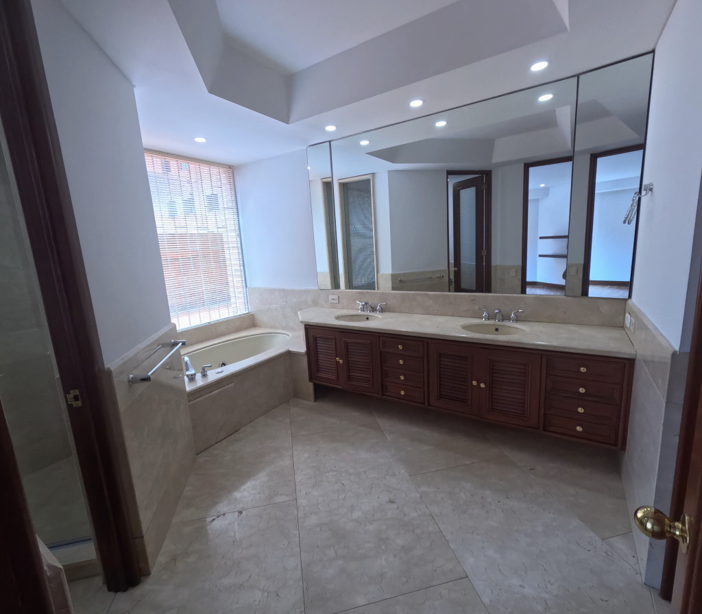 Apartamento En Venta - La Cabrera, Bogotá