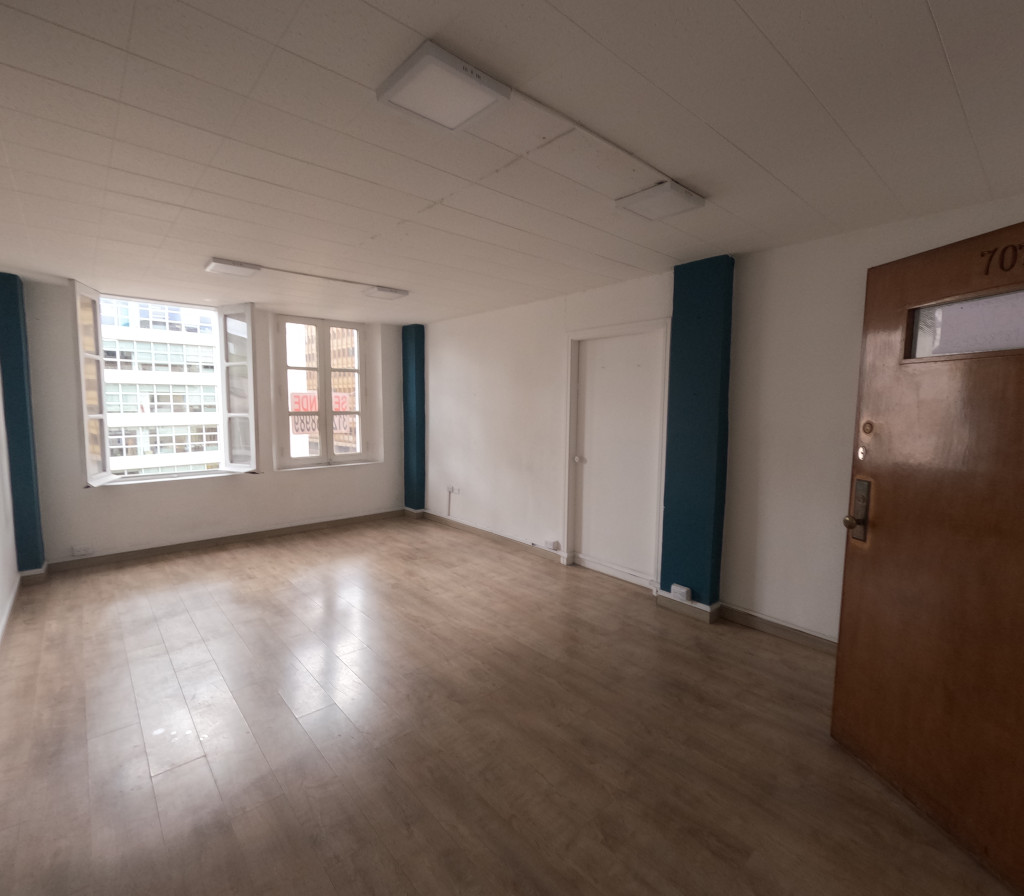 Oficina En Venta - Candelaria, Bogotá