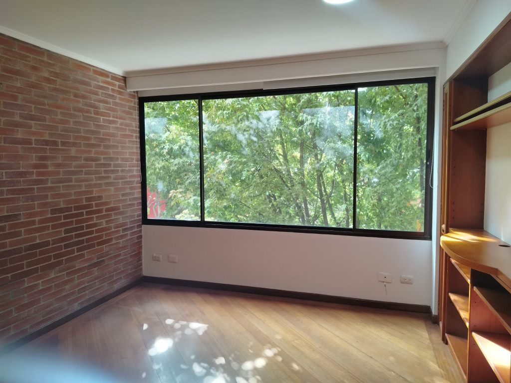 Apartamento En Arriendo - Los Rosales, Bogotá