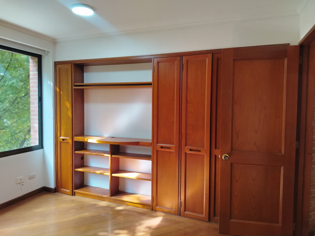 Apartamento En Arriendo - Los Rosales, Bogotá