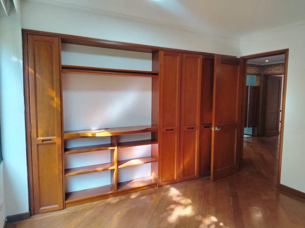 Apartamento En Arriendo - Los Rosales, Bogotá
