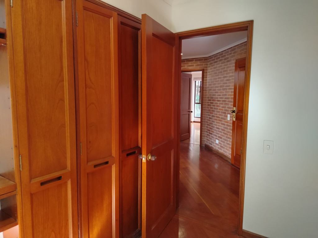 Apartamento En Arriendo - Los Rosales, Bogotá