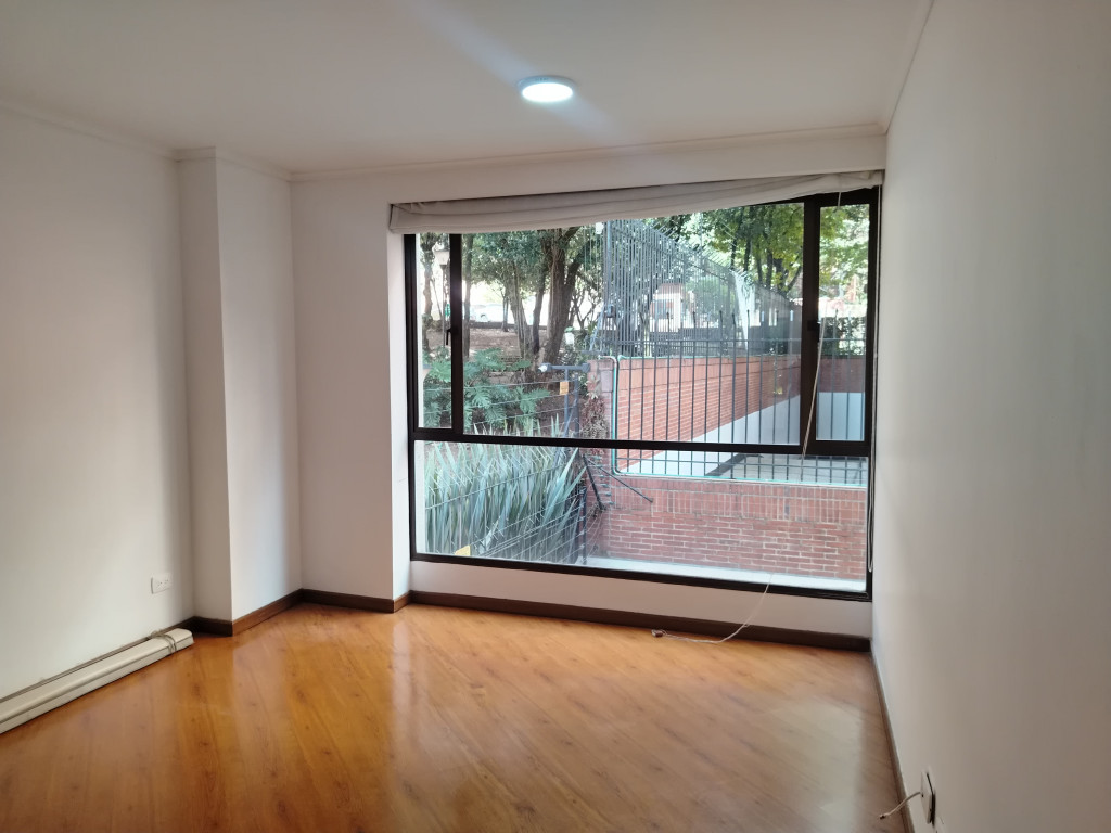 Apartamento En Arriendo - Los Rosales, Bogotá