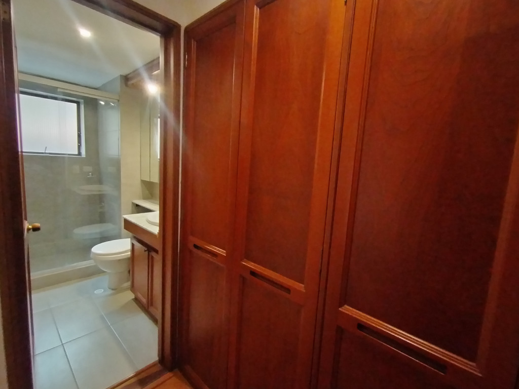 Apartamento En Arriendo - Los Rosales, Bogotá