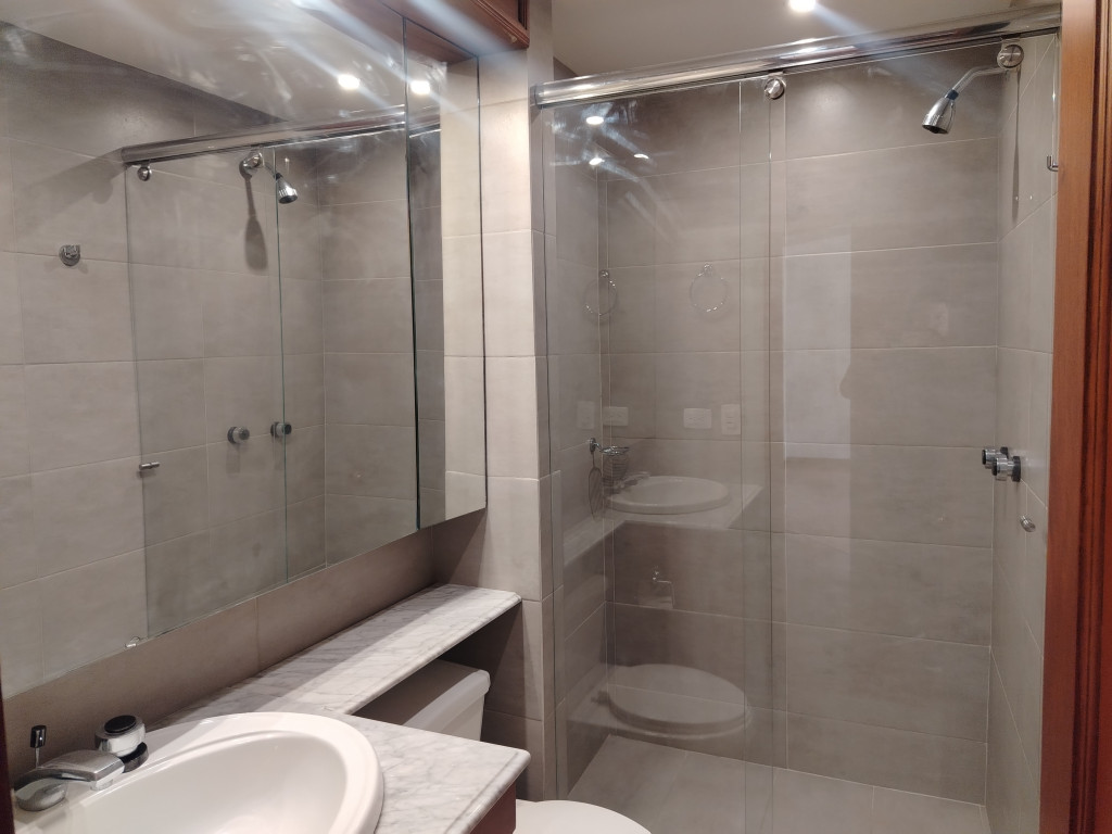 Apartamento En Arriendo - Los Rosales, Bogotá