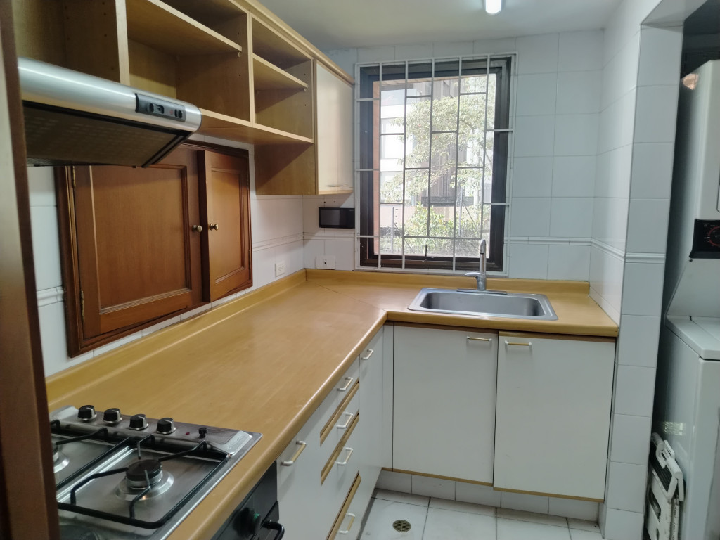 Apartamento En Arriendo - Los Rosales, Bogotá