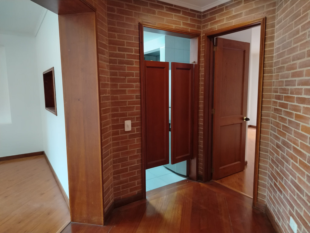 Apartamento En Arriendo - Los Rosales, Bogotá