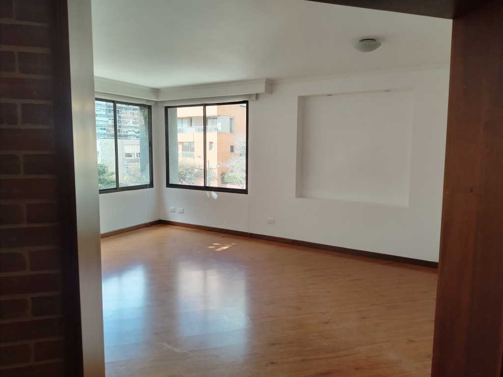 Apartamento En Arriendo - Los Rosales, Bogotá