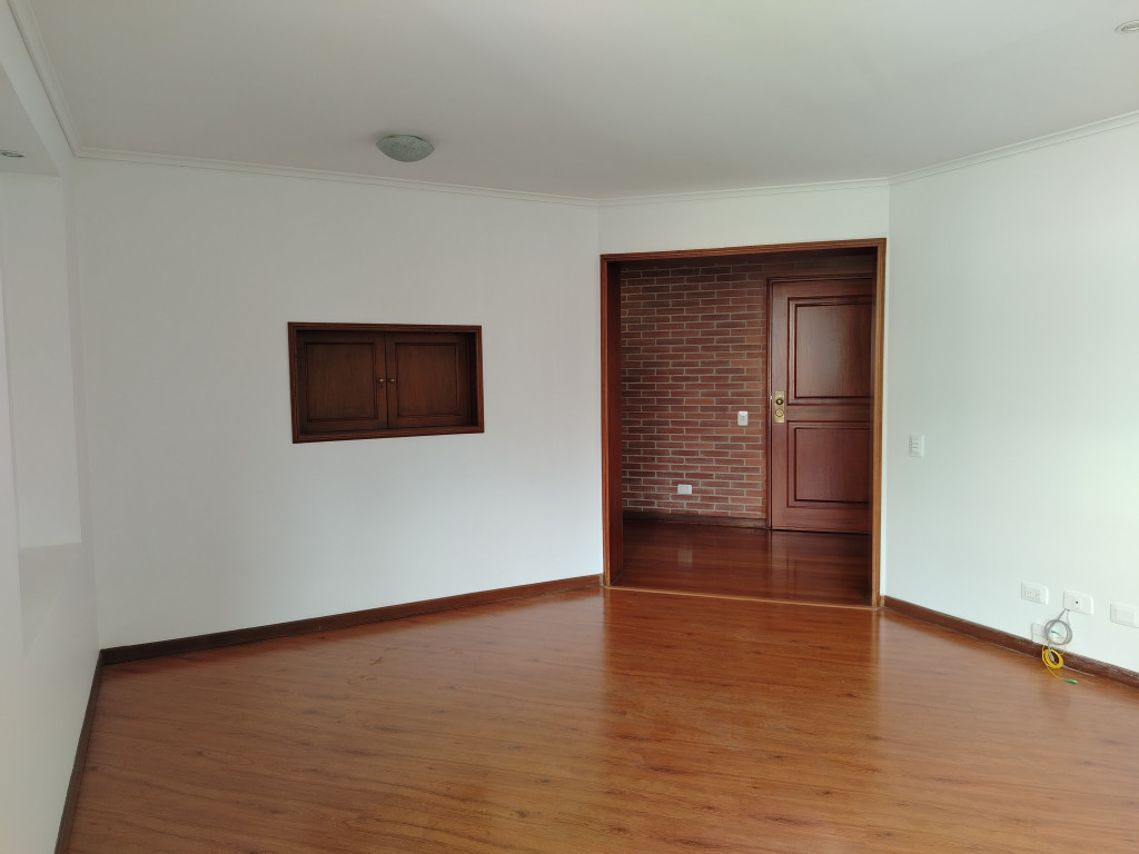 Apartamento En Arriendo - Los Rosales, Bogotá
