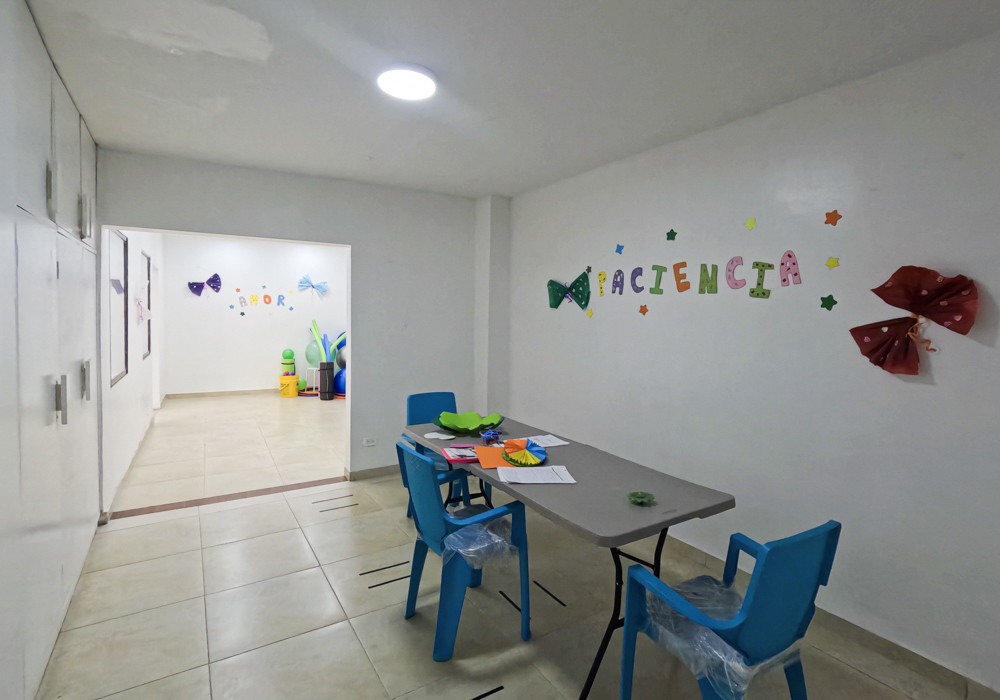 Casa En Venta - Pontevedra, Bogotá