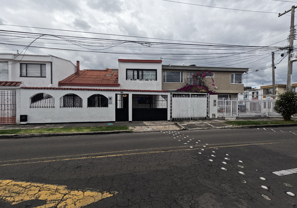 Casa En Venta - Pontevedra, Bogotá