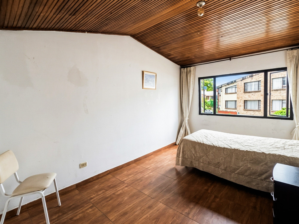 Casa En Venta - Pontevedra, Bogotá