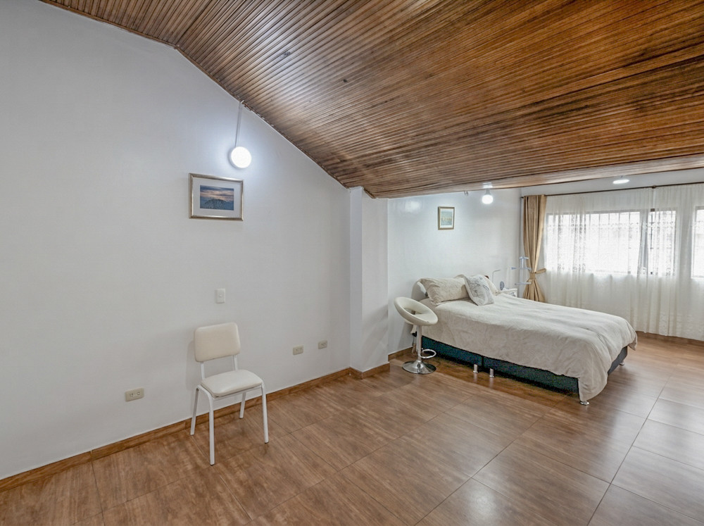 Casa En Venta - Pontevedra, Bogotá