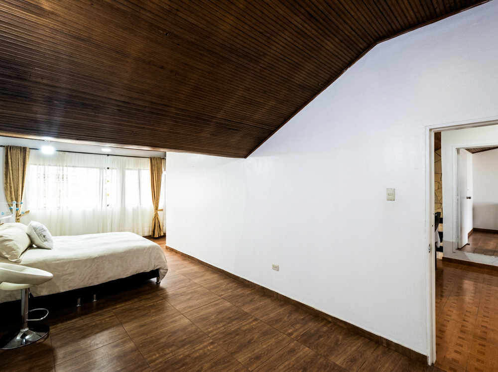 Casa En Venta - Pontevedra, Bogotá