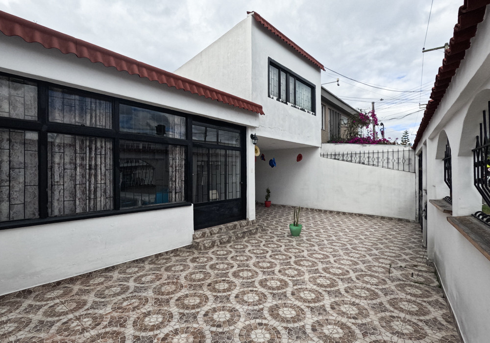 Casa En Venta - Pontevedra, Bogotá