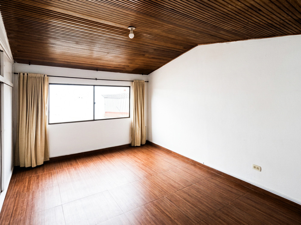 Casa En Venta - Pontevedra, Bogotá