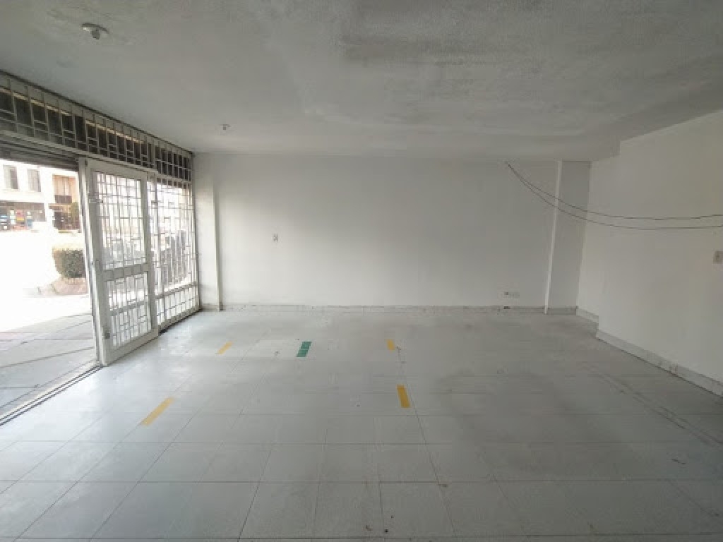 Local En Venta - Santa Barbara Occidental-Usaquén, Bogotá