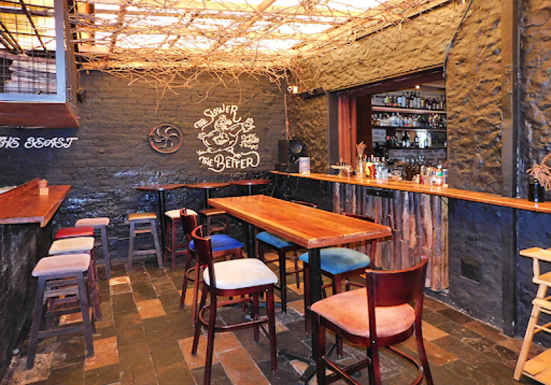 Comercial (Casa Para Comercio) En Arriendo - Quinta Camacho, Bogotá