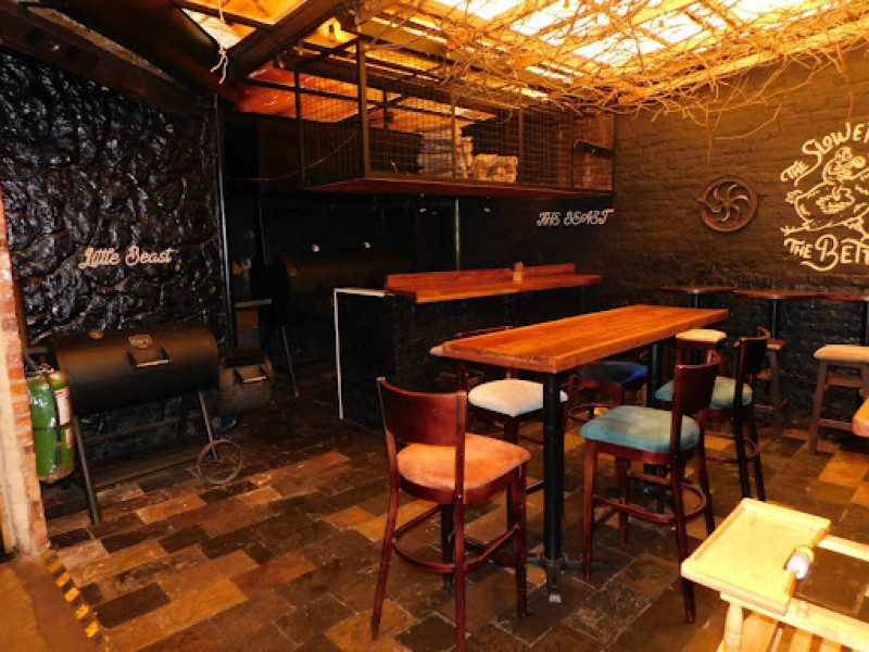 Comercial (Casa Para Comercio) En Arriendo - Quinta Camacho, Bogotá