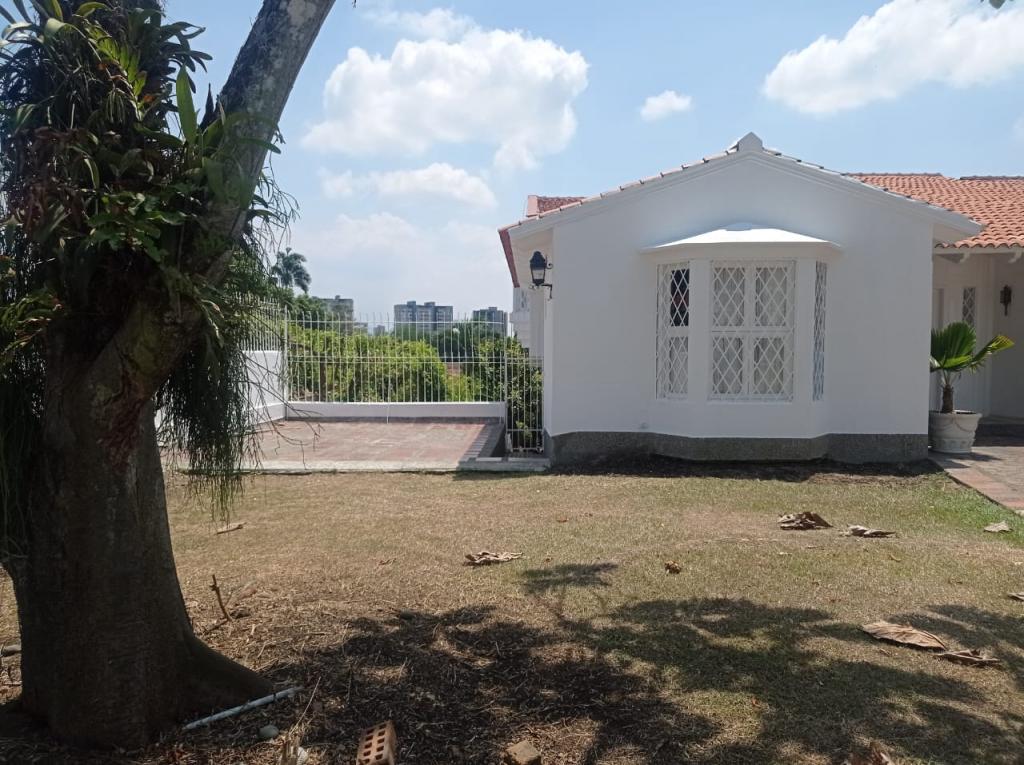 Casa en venta en Ciudad Jardín, Cali. Código 22610. Fotografía 1 de 31