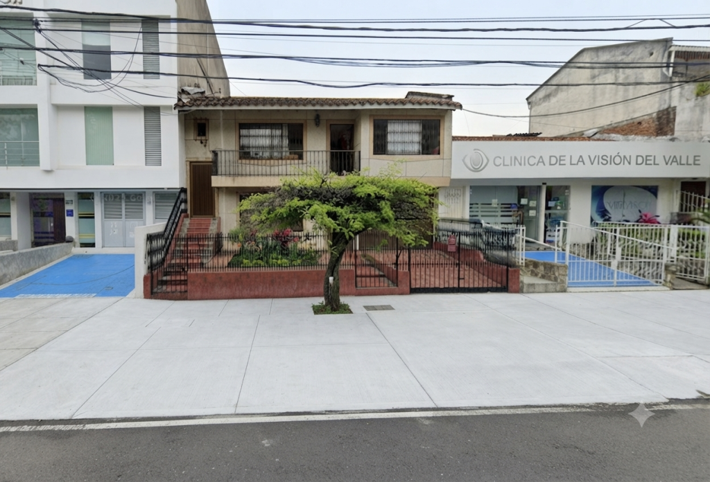 Casa en arriendo en Los Cámbulos, Cali. Código 22613
