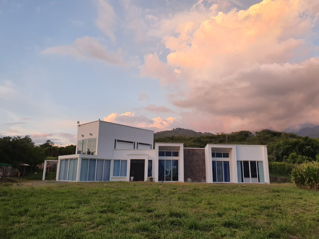 Casa Campestre en venta en Corregimiento De Santa Elena, El Cerrito. Código 22801