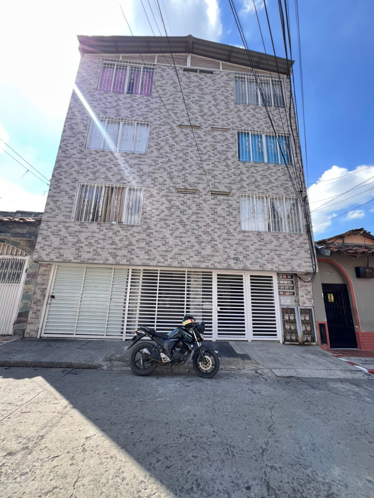 Edificio en venta en Libertadores, Cali. Código 22908. Fotografía 1 de 27