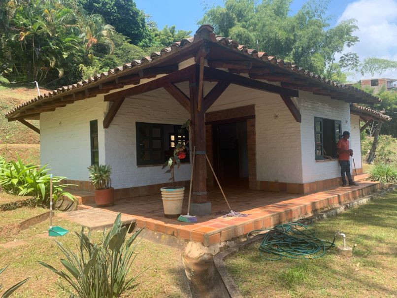 Casa Campestre En Arriendo - La Buitrera, Cali