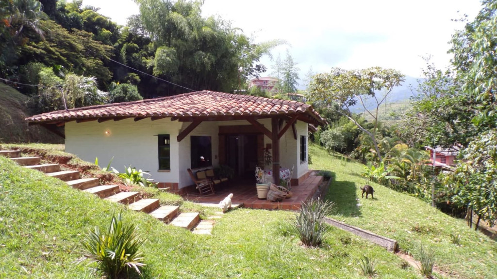 Casa Campestre En Arriendo - La Buitrera, Cali
