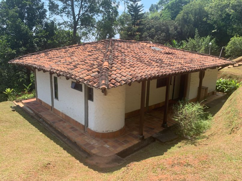 Casa Campestre En Arriendo - La Buitrera, Cali