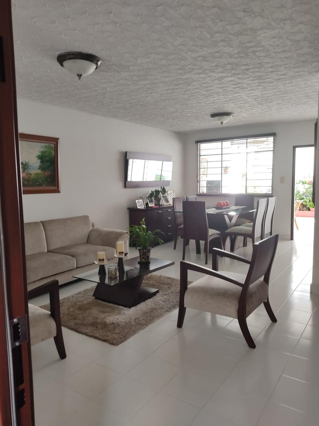 Casa En Arriendo - Pampalinda, Cali