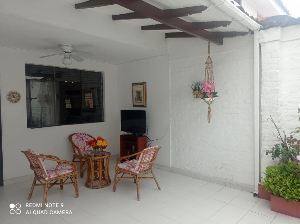 Casa En Arriendo - Pampalinda, Cali