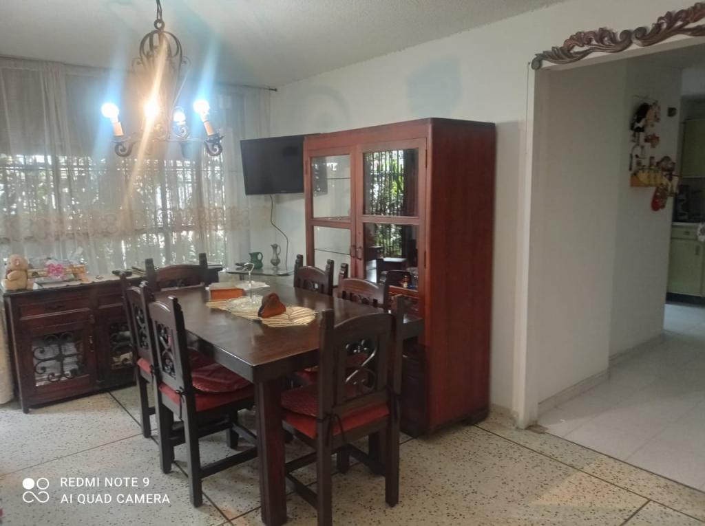 Apartamento En Venta - Urbanización La Flora, Cali