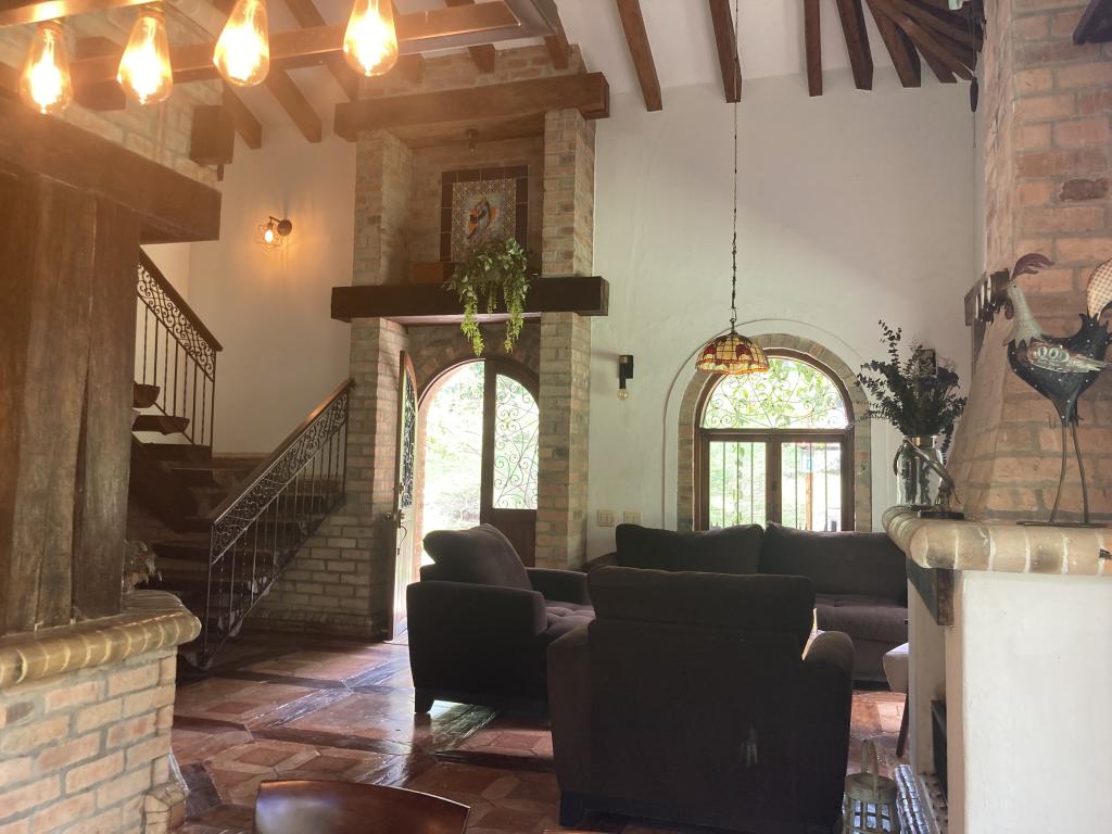 Casa Campestre En Arriendo - Parcelación Chorro De La Plata, Cali