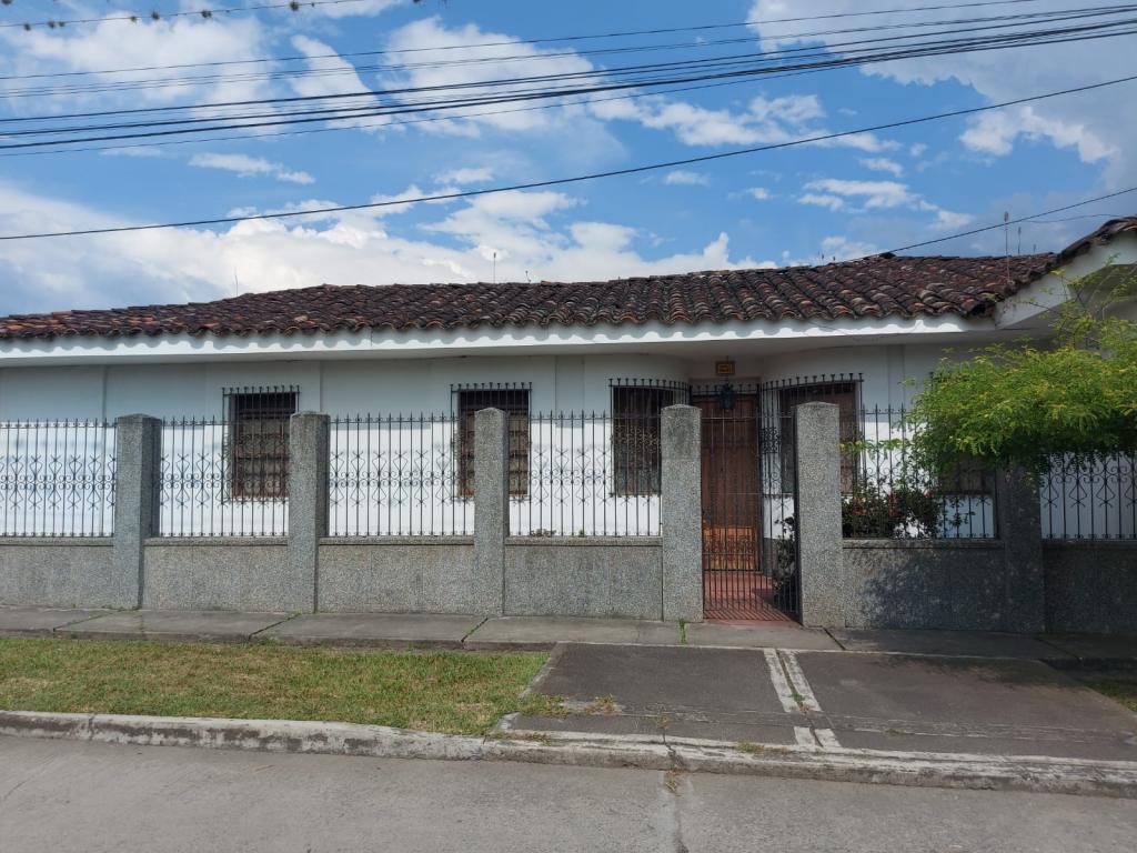 Casa En Venta - El Prado, Ginebra