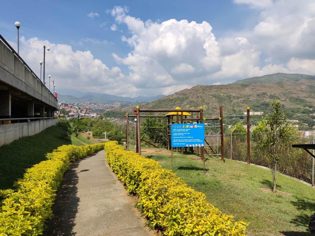 Apartamento En Venta - Bosques Deloeste, Cali