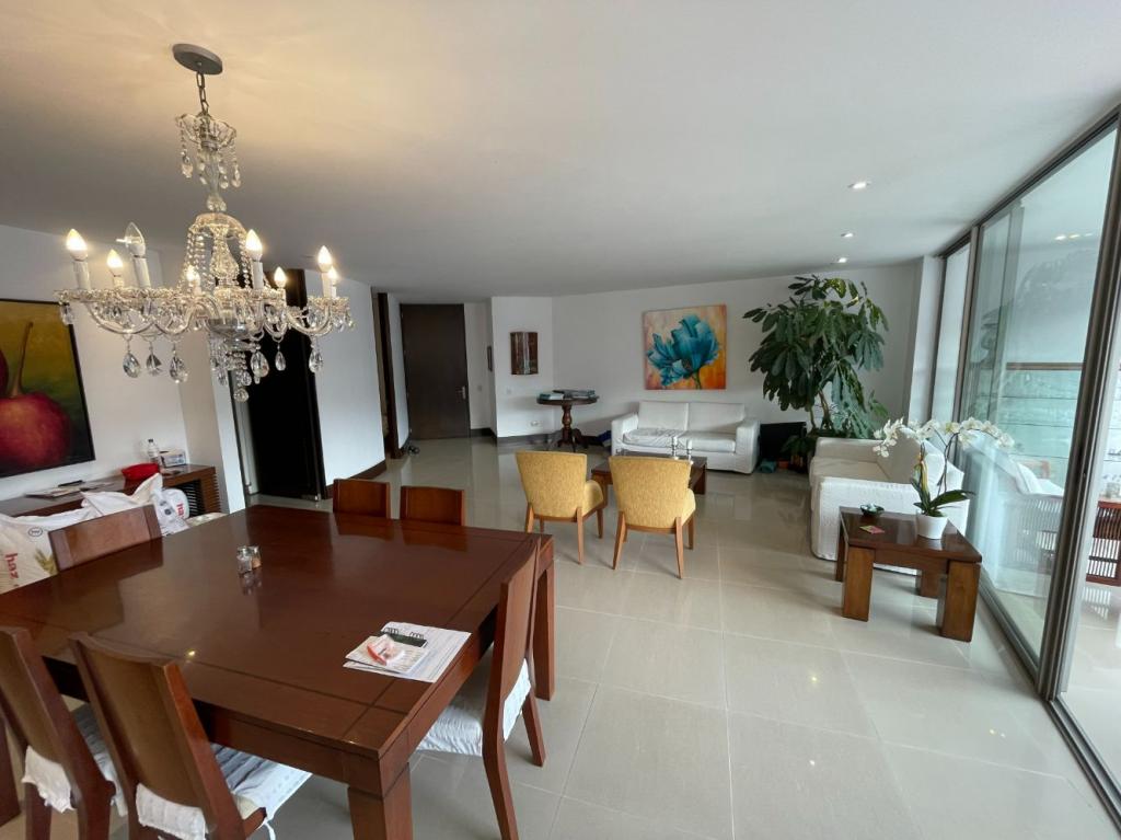 Apartamento En Venta - Bosques Deloeste, Cali