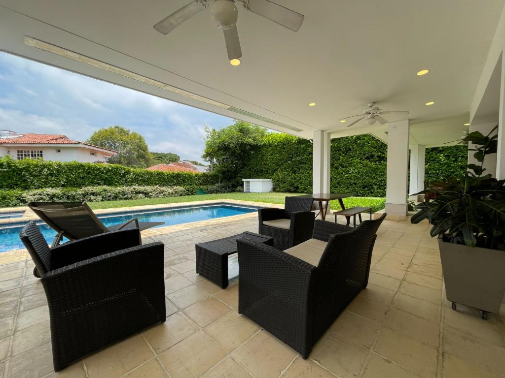 Casa En Arriendo - Pance, Cali